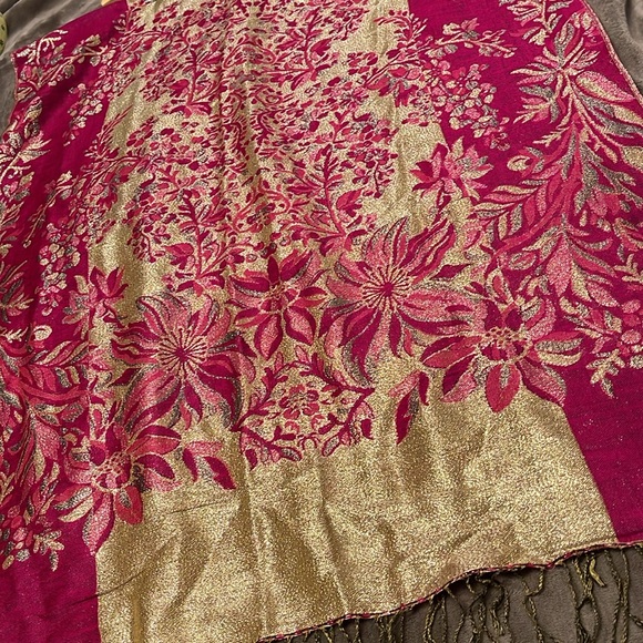 Fuschia and Gold Silk Blend Pashmina Scarf - Picture 4 of 6
